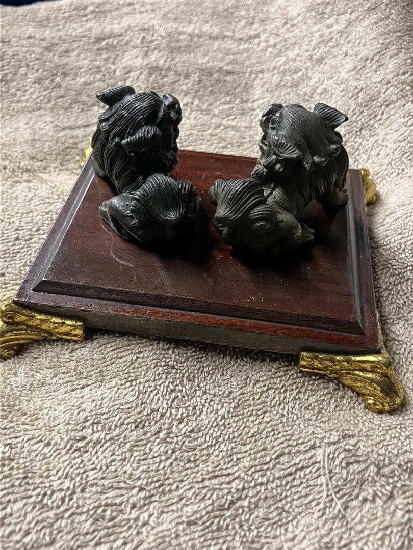 金属製 獅子像 木製台座付き　真鍮製