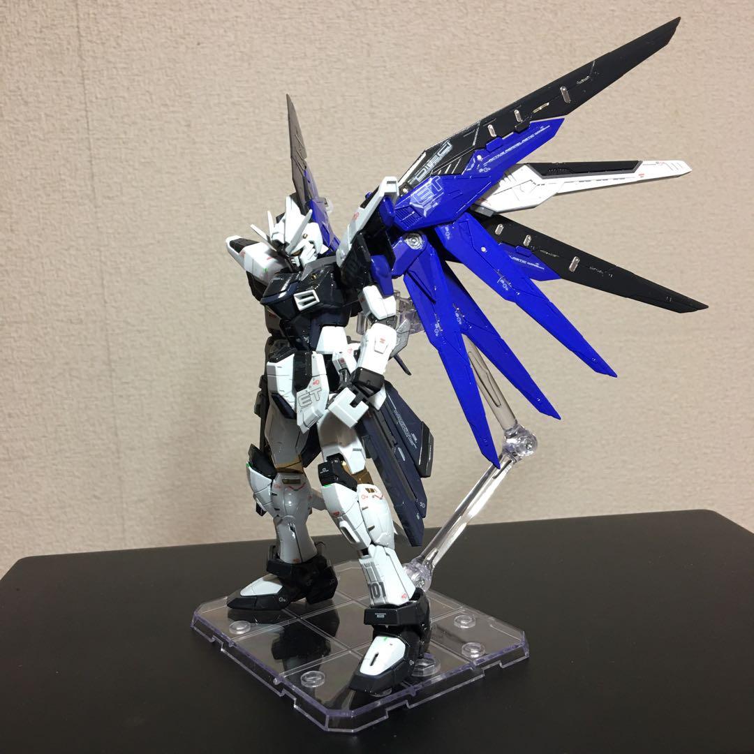 ガンプラ 1/144 RG フリーダム ガンダム 完成品 ガンダムSEED