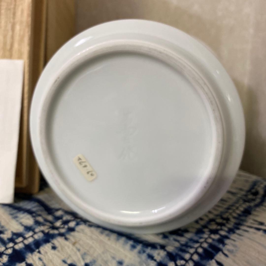 人間国宝　井上萬二　染付鳳凰彫文耳付花器