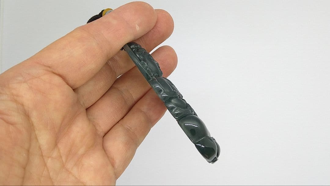 未使用　本翡翠　天然石　菩薩　仏様　除災　彫刻　ネックレス　鑑別書付２点付