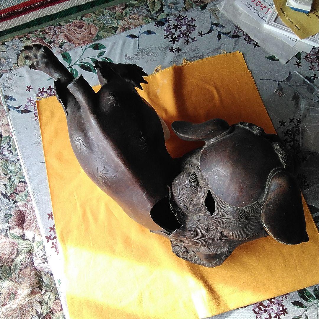 唐金の獅子置物。