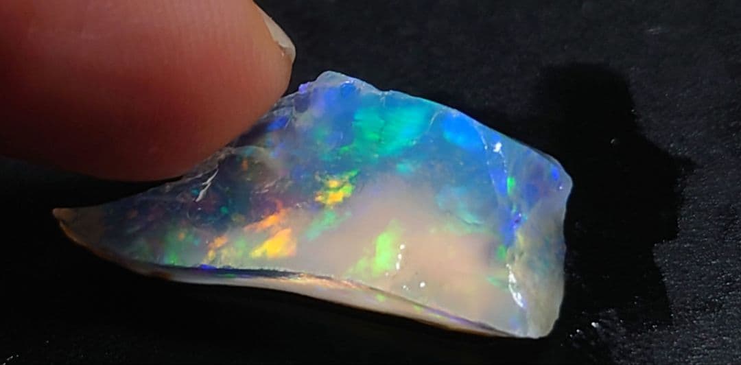 エチオピアウェロ産　チョークオパール　鉱物標本　原石　ポッチ