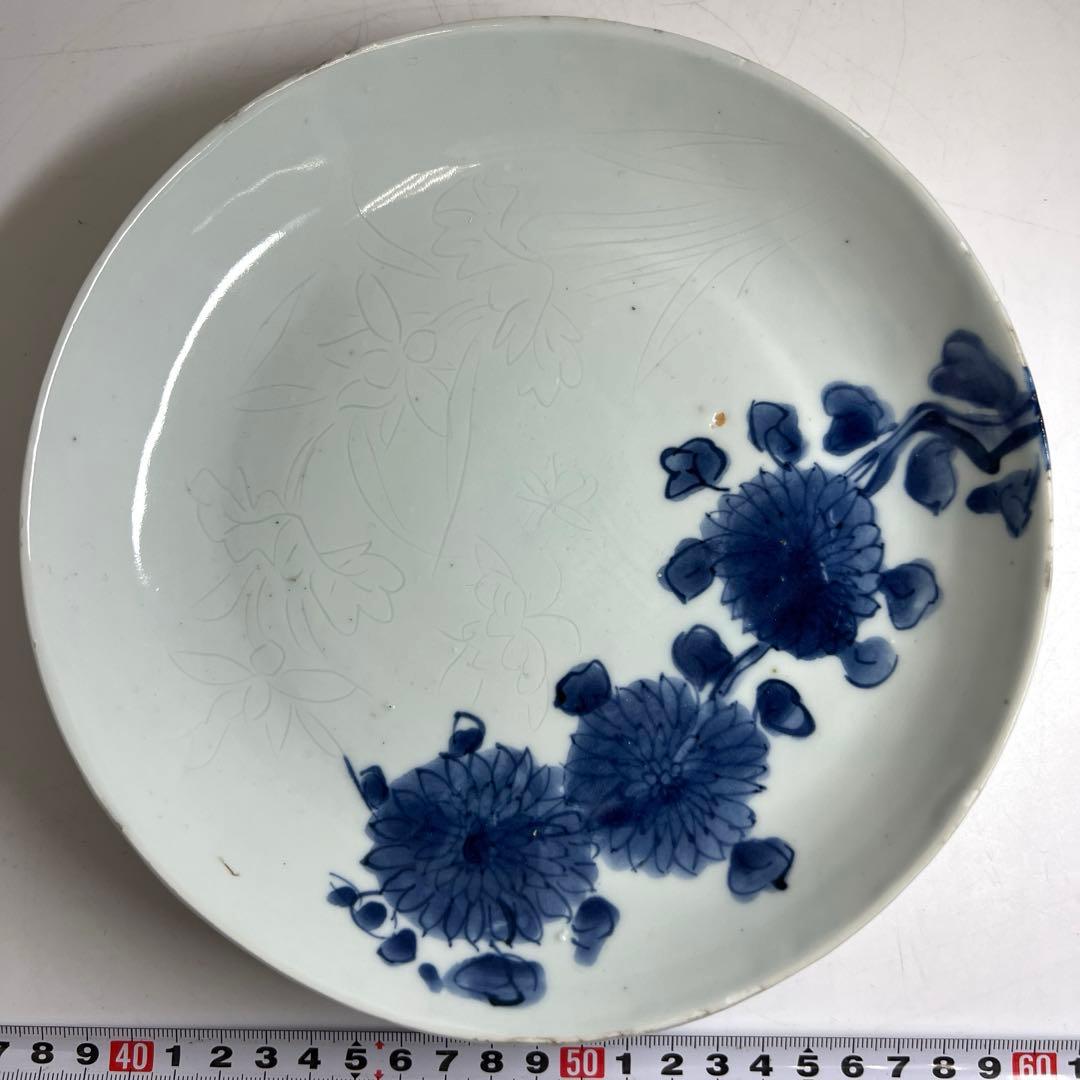 中国明時代　古染付上手陰刻草花図七寸皿直径21.5㎝トヒト東な8-0110☆2F