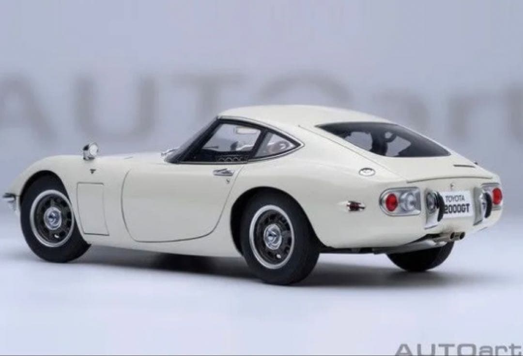 トヨタ 2000GT 1/18 ミニカー