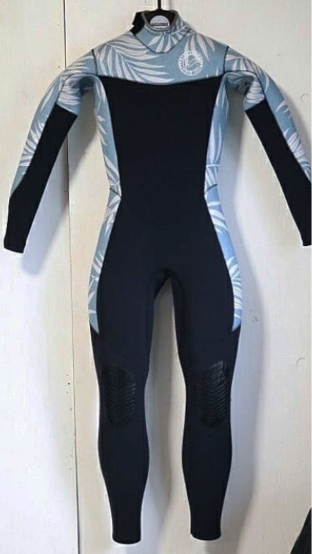 フルスーツ ブラック/ブルー 葉柄デザイン