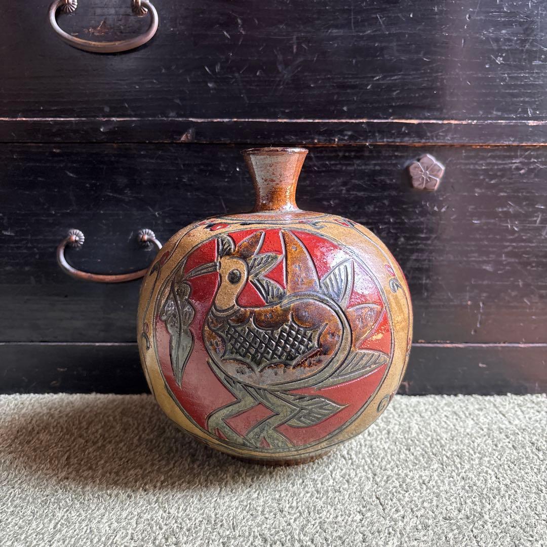 沖縄　やちむん　新垣勲　壺屋焼　飾り壺　鳥　魚　赤絵　陶器製　土もの