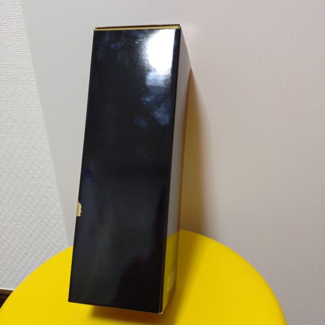 ★山崎 18年 サントリーシングルモルトウイスキー　化粧箱入り　ホロシール2枚