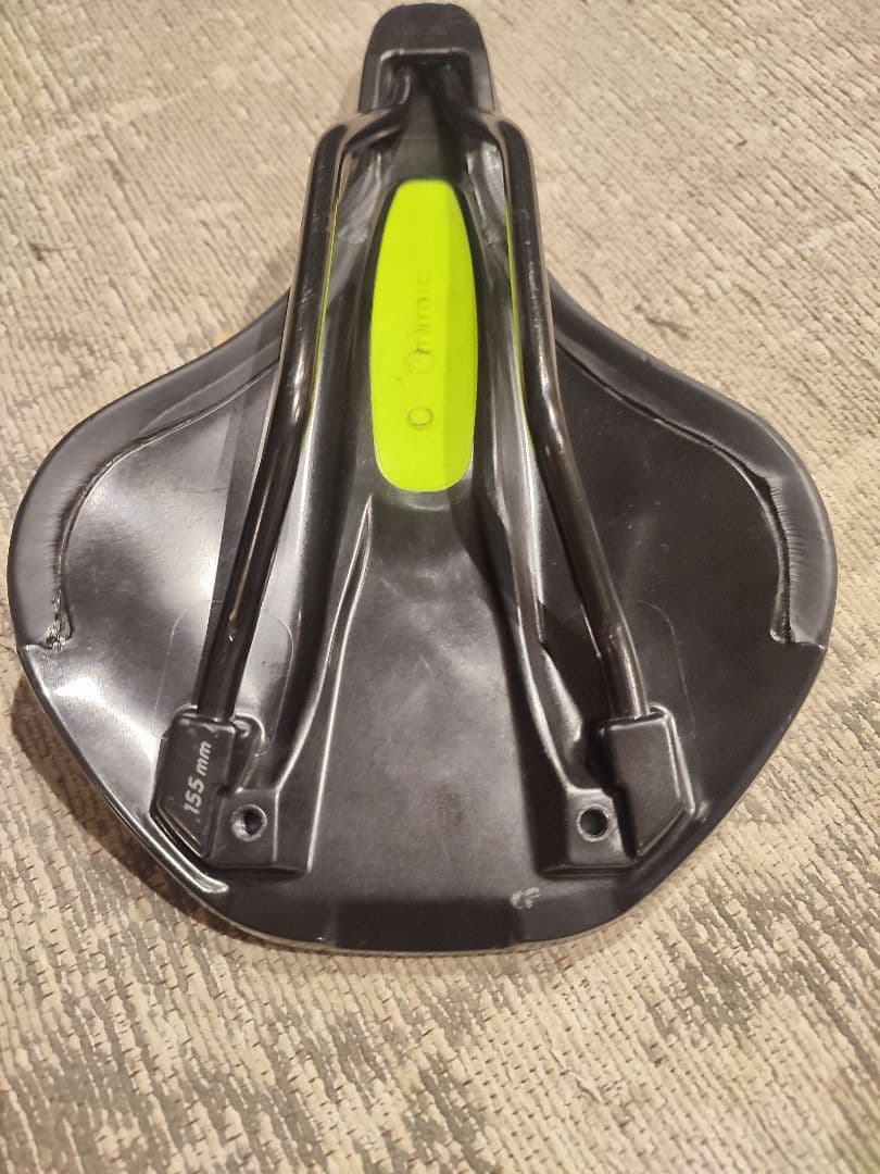 PHENOM W/MIMIC COMP SADDLE WOMENスペシャライズド