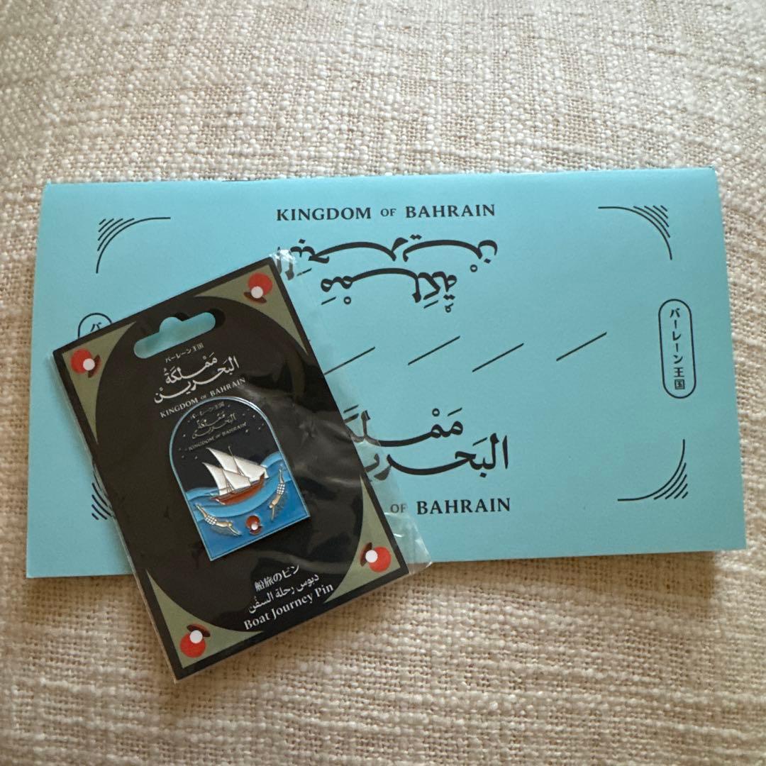 【新品】バーレーン館 ピンバッジ とパンフレット