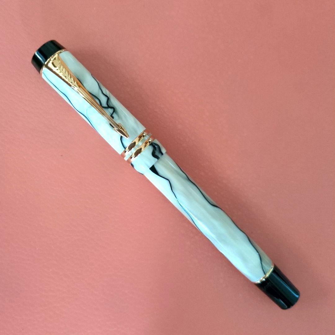 Parker デュオフォールド パール＆ブラックGT インターナショナル万年筆