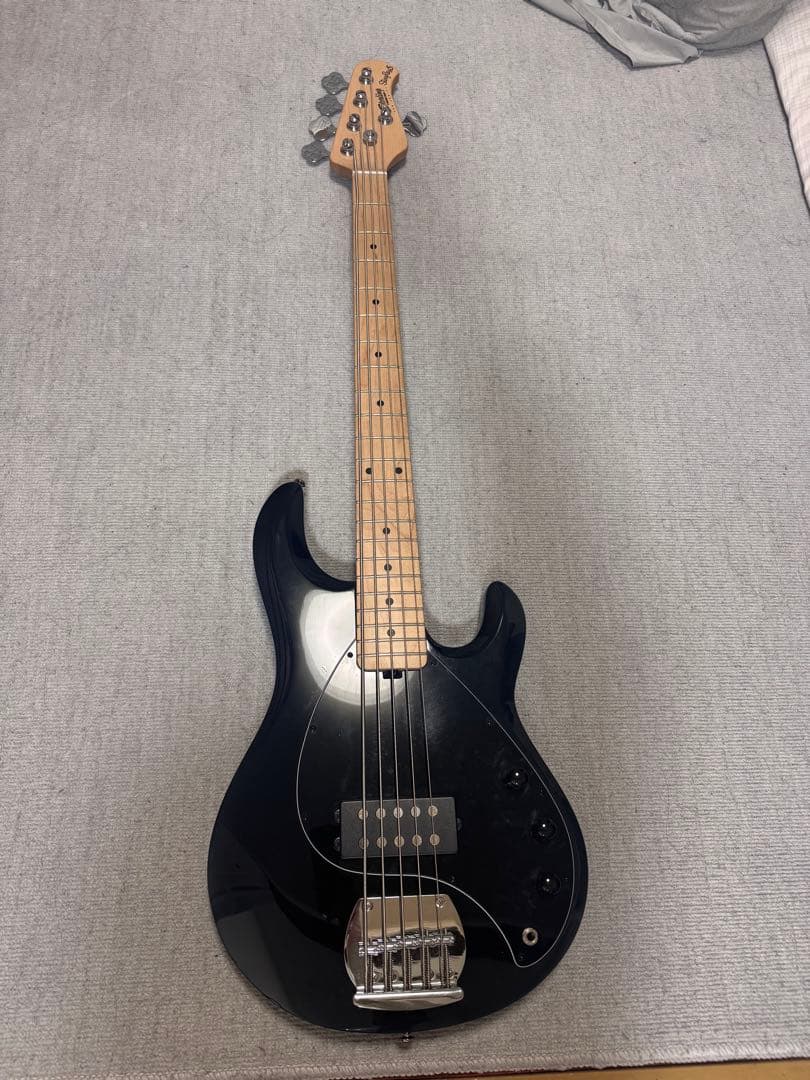 Sterling by Music Man StingRay5 5弦エレキベース