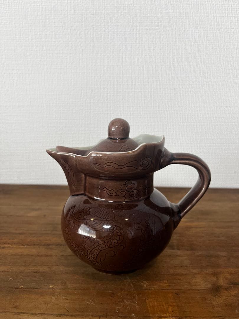 明時代　紫釉龍文僧帽壷　大明成化年製