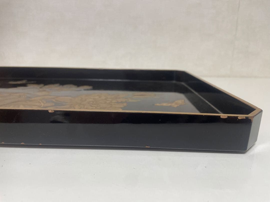 値下げしました　輪島塗り　漆器 膳 金色の花と蝶のデザイン　金蒔絵