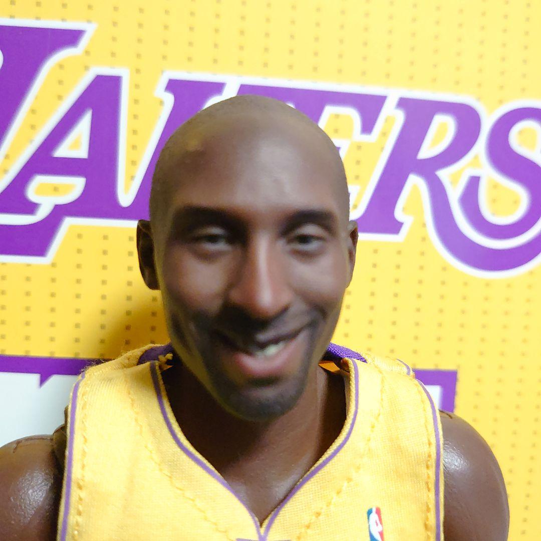 エンターベイ コービー・ブライアント 1/6 フィギュア