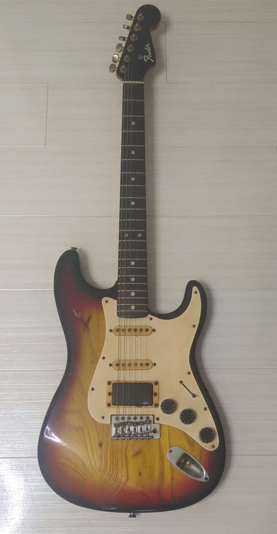 Fender Japan ストラトキャスター フェンダー sshレイアウト