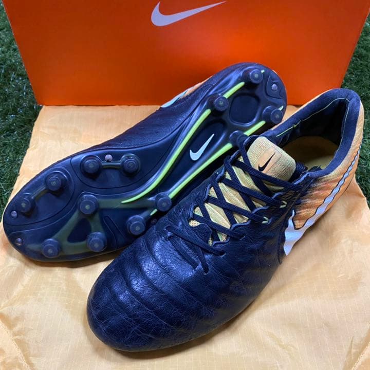 サッカースパイク ナイキ ティエンポ レジェンド Ⅶ HG