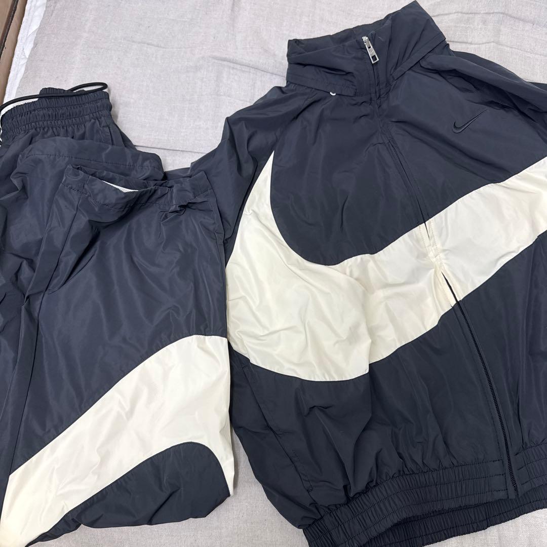ナイキ　ウィンドブレーカー