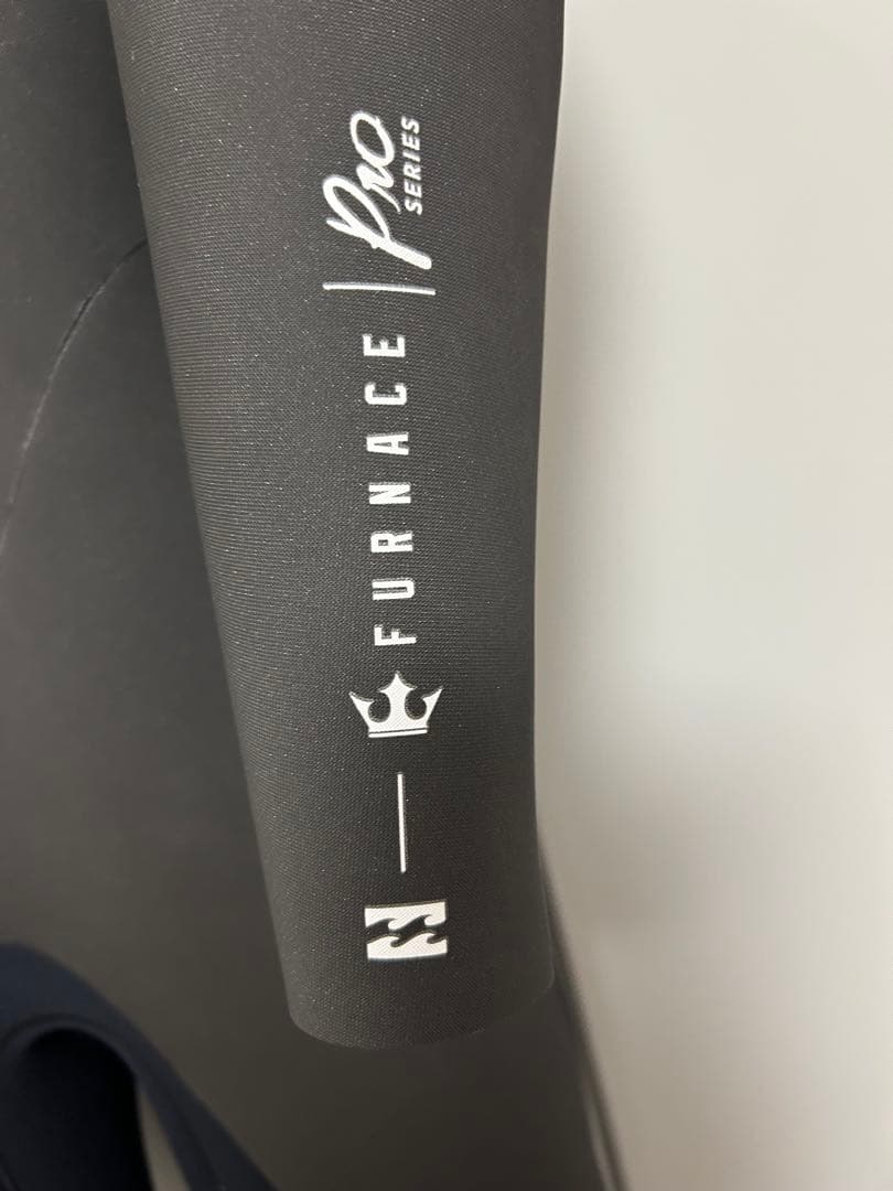 新品未使用　BILLABONG ウェットスーツ　セミドライ