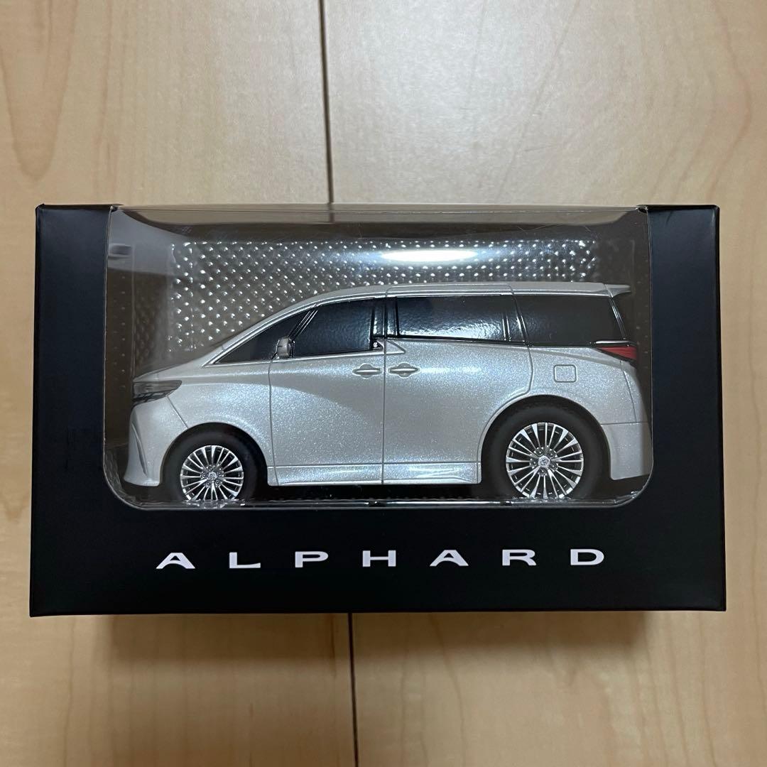 【新品未使用】新型アルファード　40系　ミニカー　ホワイト