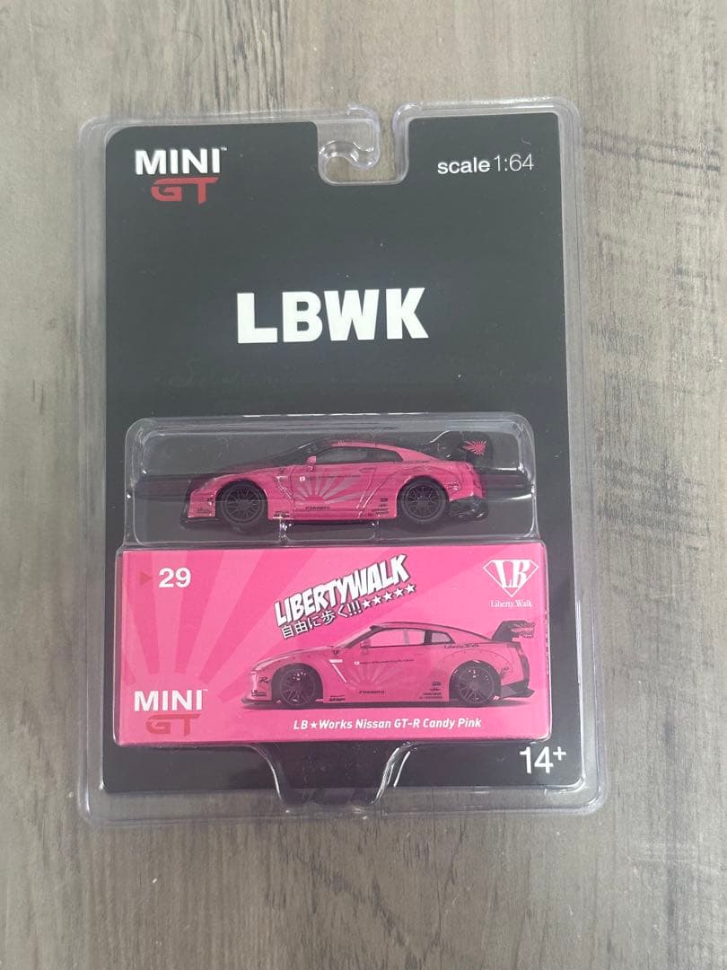 ミニカー MINI GT LB-WORKS NISSAN GT-R Candy Pink