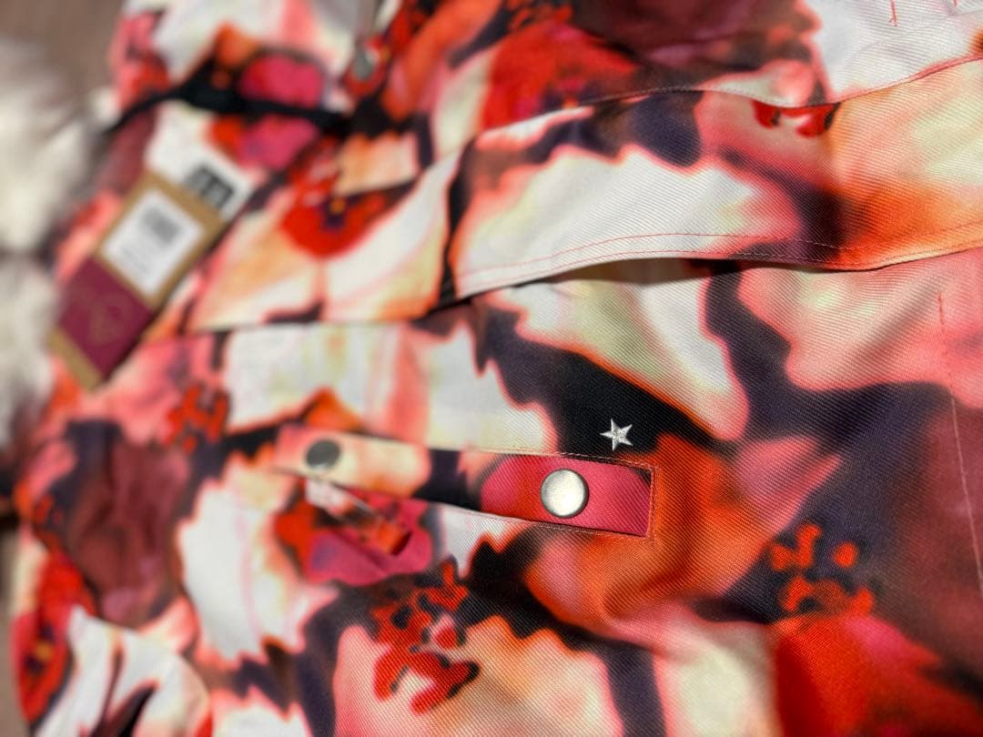 3万円　新品　フラワーパターン スノーボードウェア Mサイズ