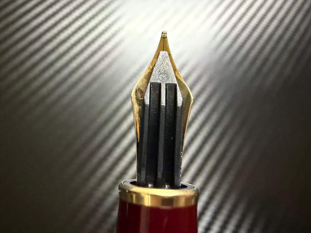 未使用に近い モンブラン 144 ボルドー 中白 F 細字 万年筆