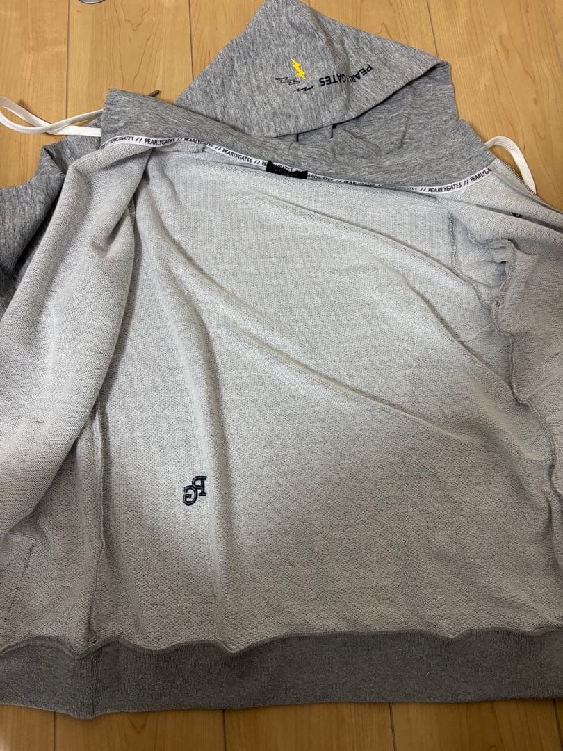 パーリーゲイツ　ピカチュウコラボパーカー　グレー　サイズ4