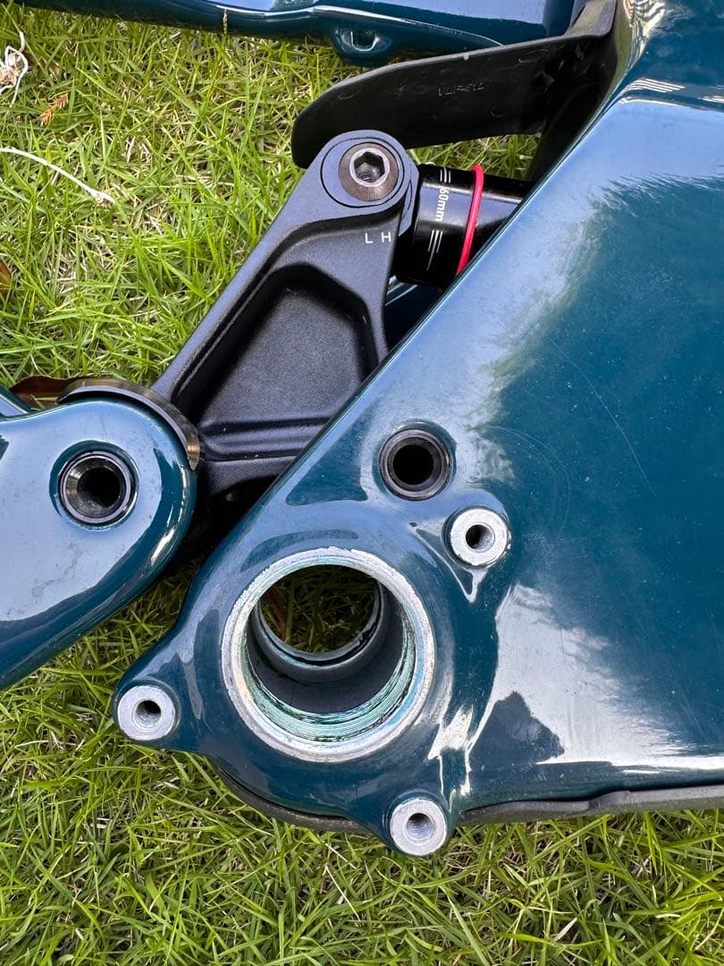 kaichi　SANTACRUZ NOMAD CC 2019カーボンフレー