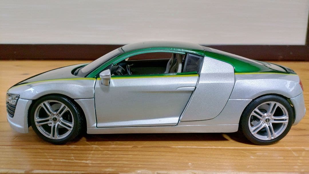 1/18　ミニカー　マイスト　アウディ　R8　V8　ニードフォースピード　ルマン