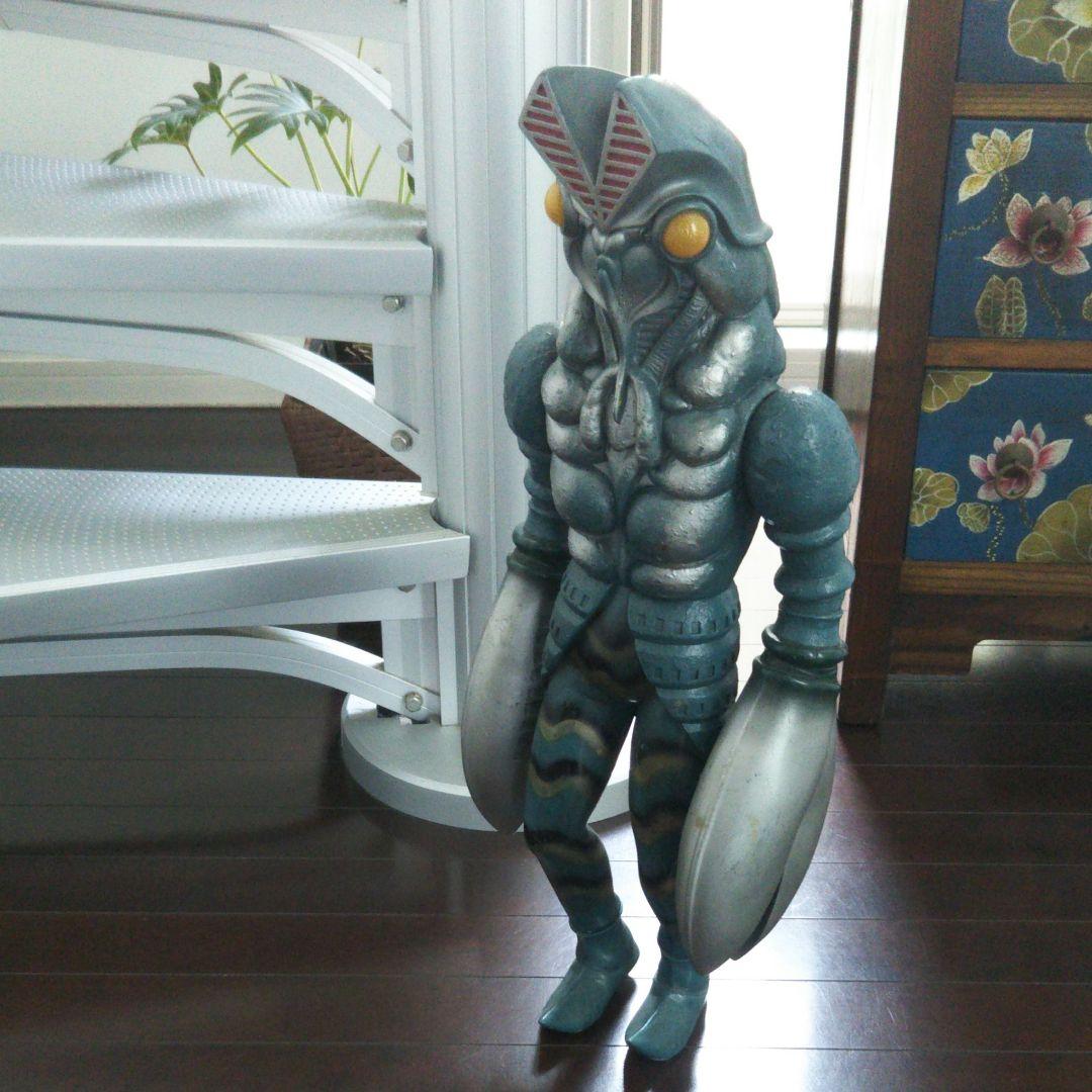 超リアル！販促用バルタン星人ビッグサイズフィギュア