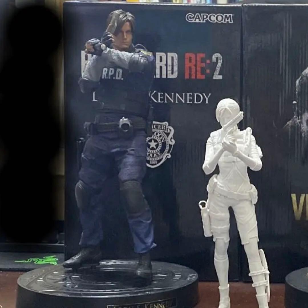 バイオハザード　フィギュア　レオン　ジル