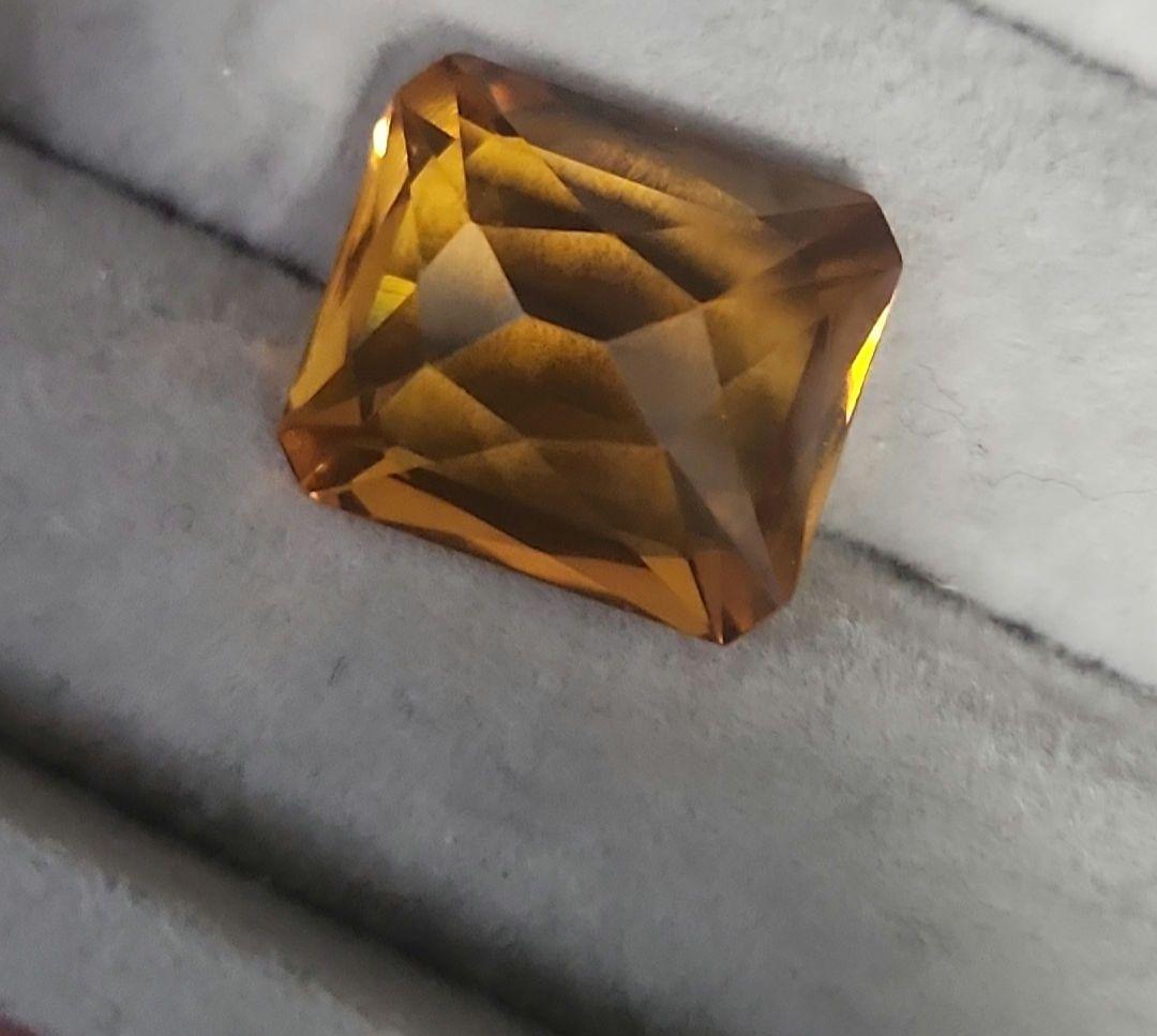 特大ゴールデンサファイア 14.250ct