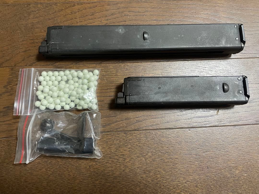 KSC M11A1 サプレッサー　カバー　ストラップ　予備マガジン　他