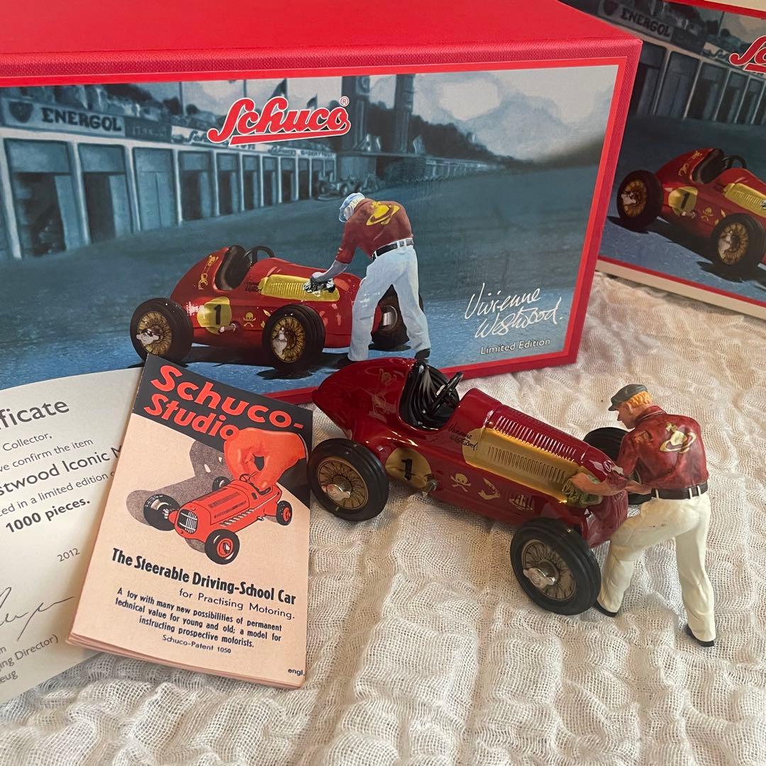 Vivienne Westwood コラボ　Schuco シュコー　ミニカー　赤