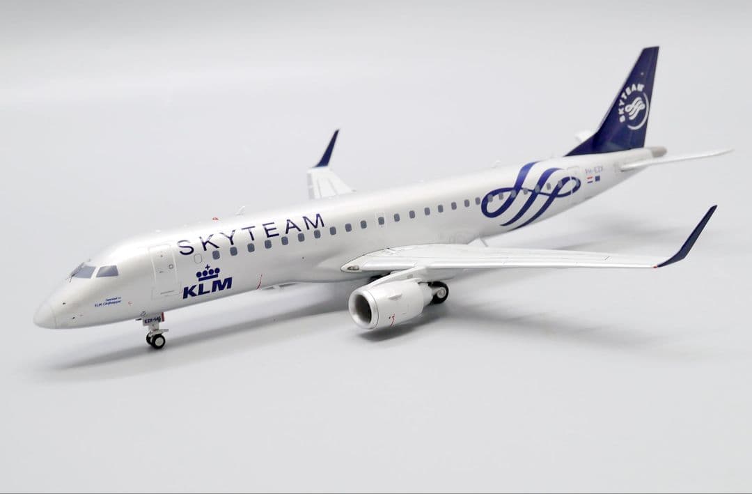 KLMオランダ航空 ERJ-190 PH-EZX 1/200