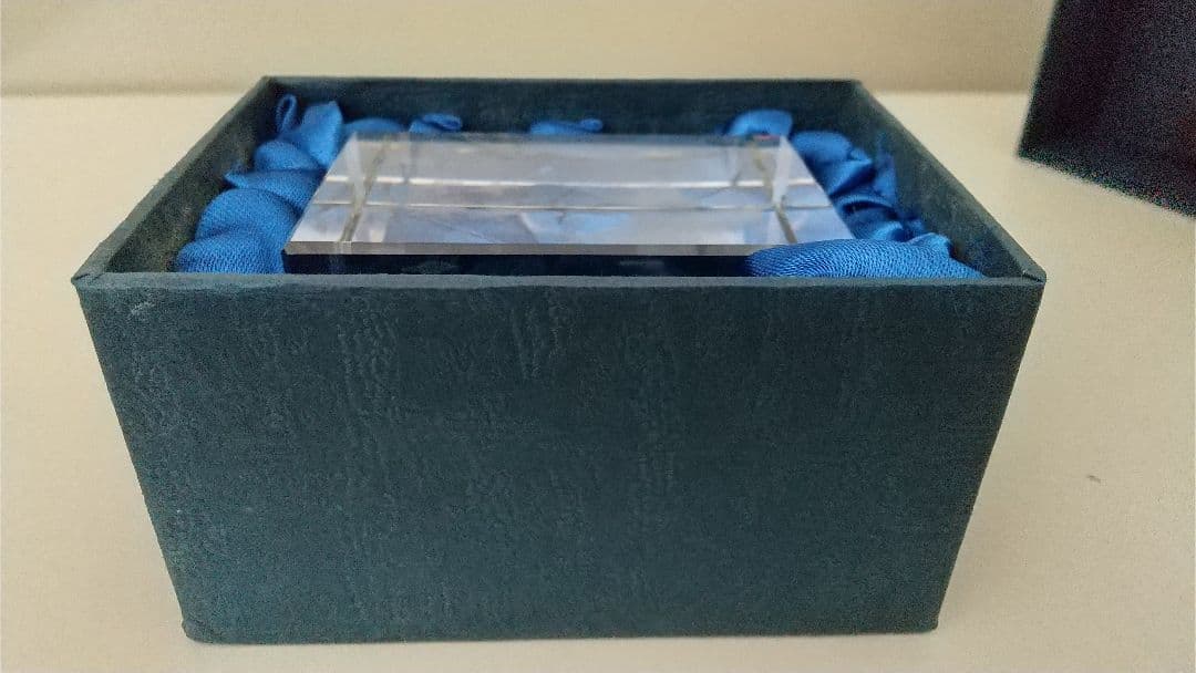 ブルーインパルス、F―２  ガラス工芸品