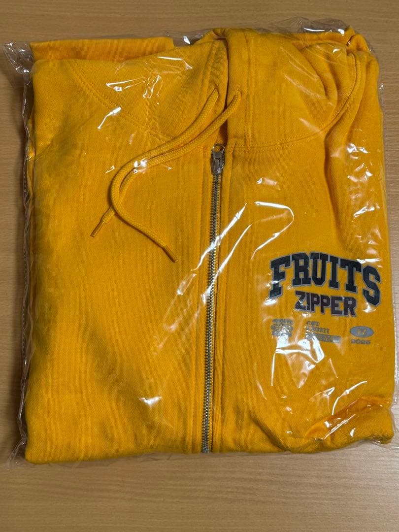 鎮西寿々歌　FRUITS ZIPPER 推しアピ　フーディー　パーカー