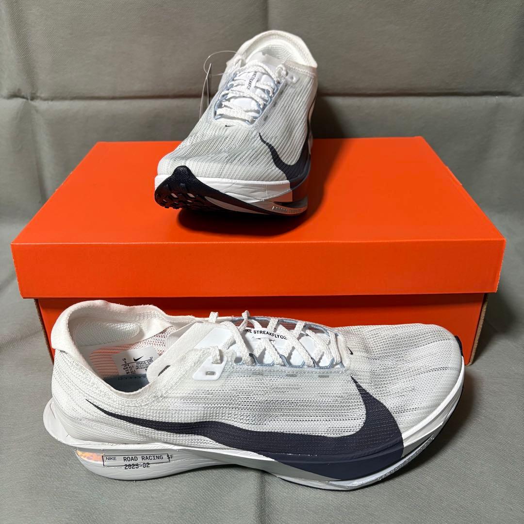 ナイキ　ストリークフライ2 ホワイト　ブラック　白　黒　ランシュー　28.0