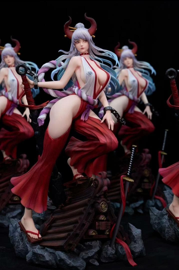 ONE PIECE ヤマト 樹脂 彫刻 フィギュア B