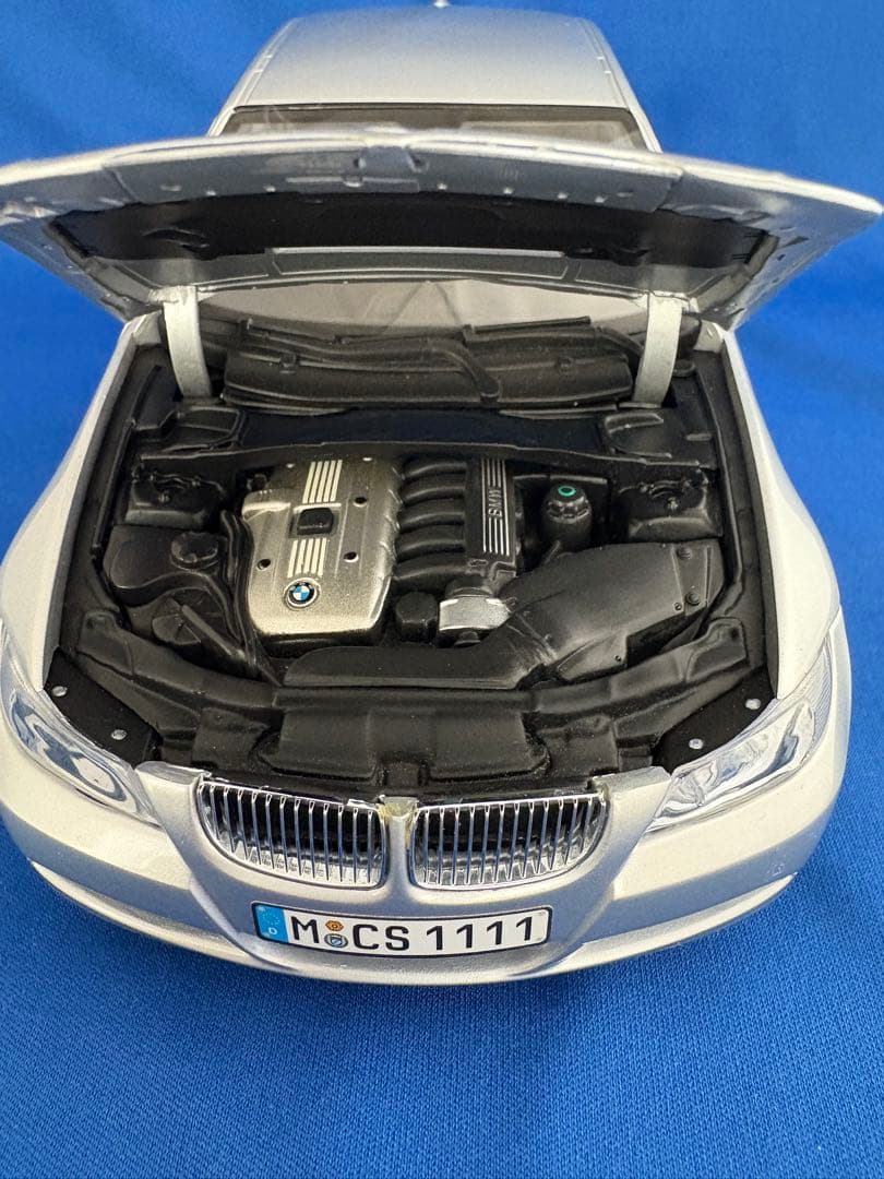 京商　 3シリーズ ミニカー　E92 1/18 シルバー