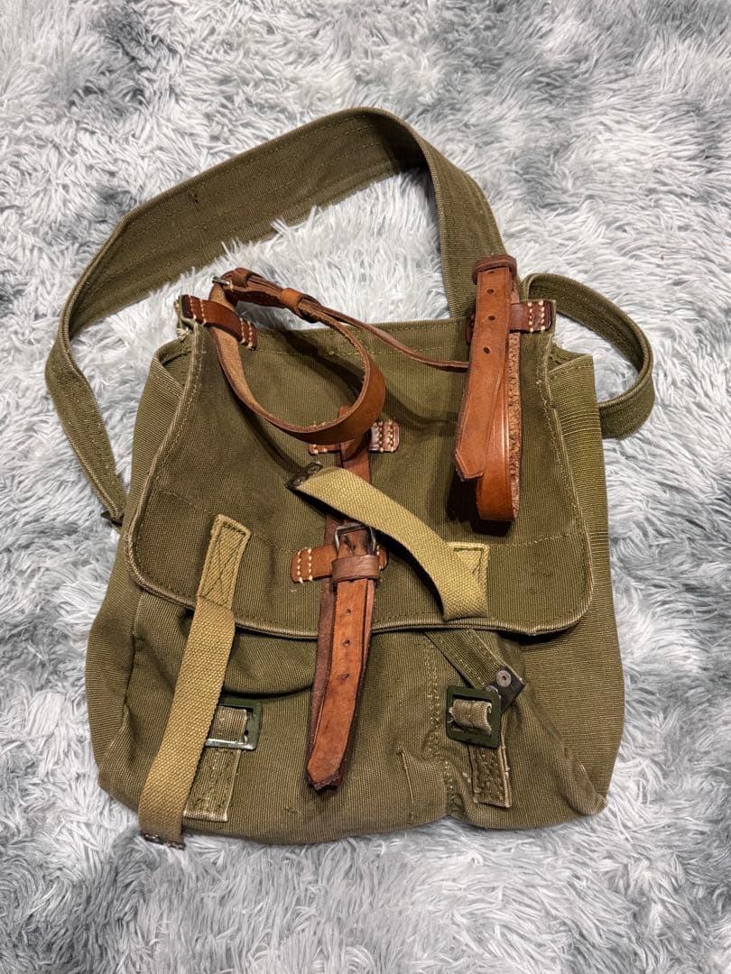 ベトナム軍　ショルダーバッグ