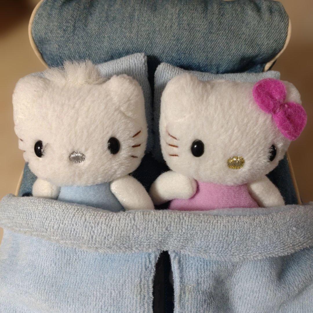 ハローキティ　マスコット付きティッシュカバー　Vivitix