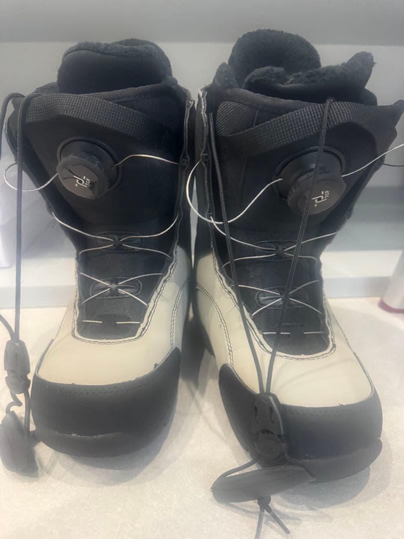 ZUMA スノーボードブーツ 22.5/23.0