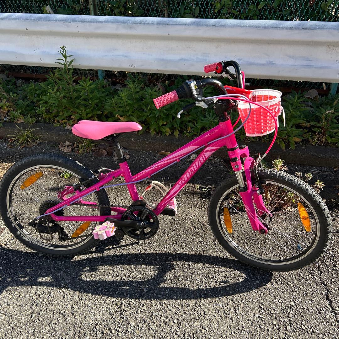 Specialized Hotrock キッズ自転車 ピンク　20インチ屋内保管
