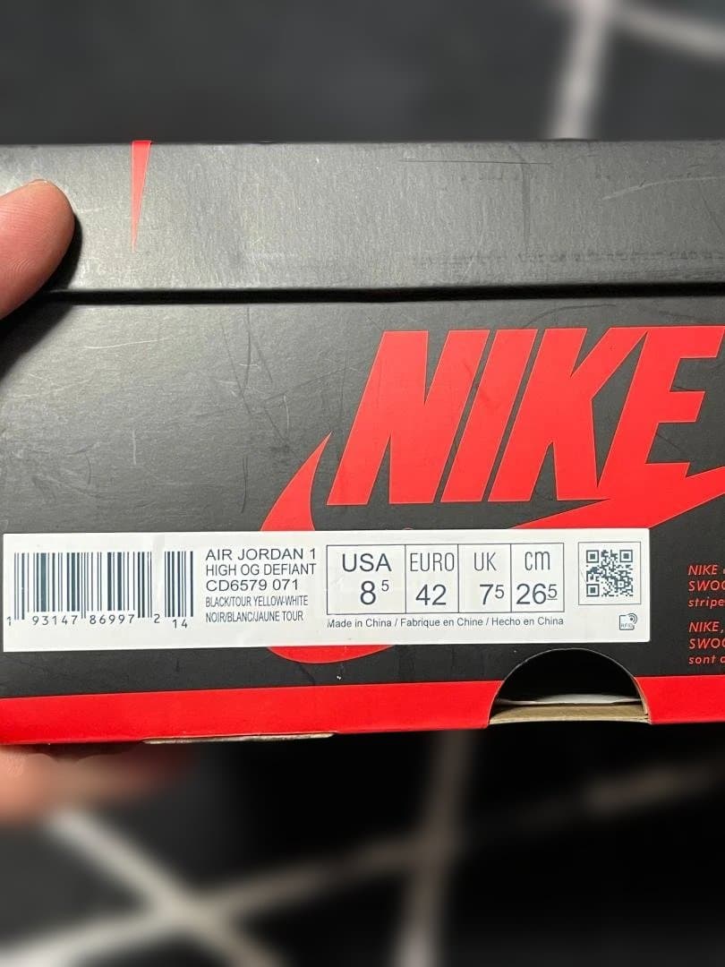 ナイキ エアジョーダン1 レトロ ハイ ディフィアント ホワイト ブラック ジ