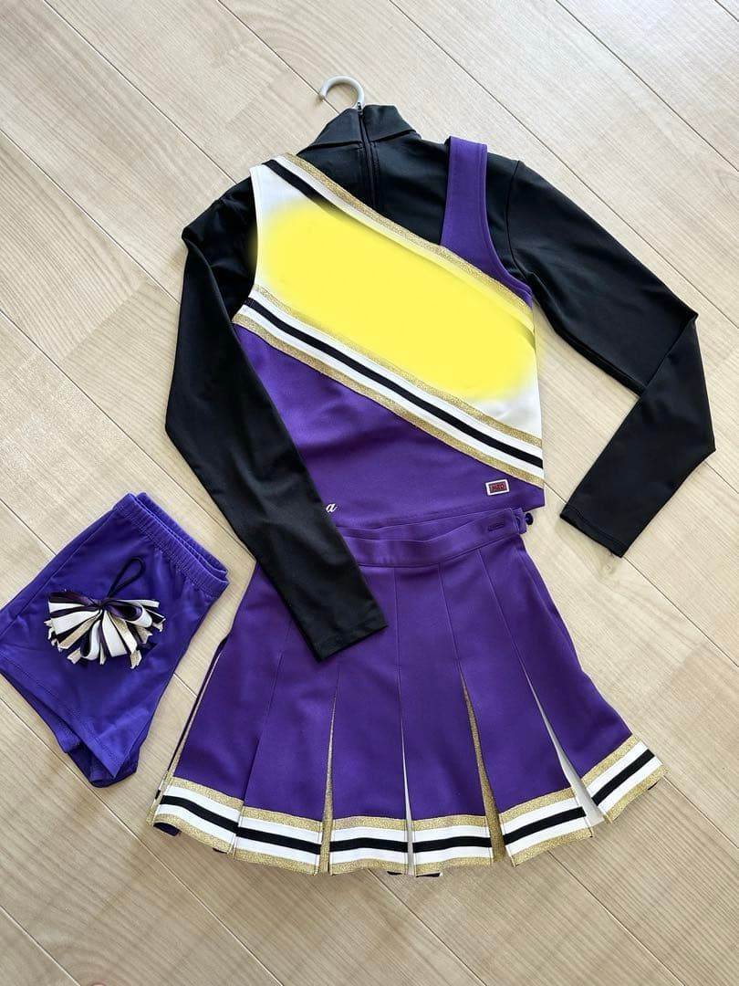 チアリーディングユニフォーム