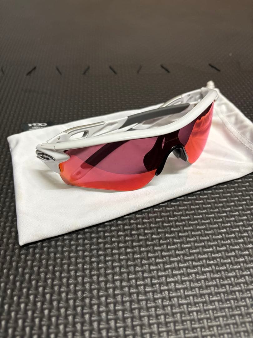 Oakley スポーツサングラス ホワイトフレーム