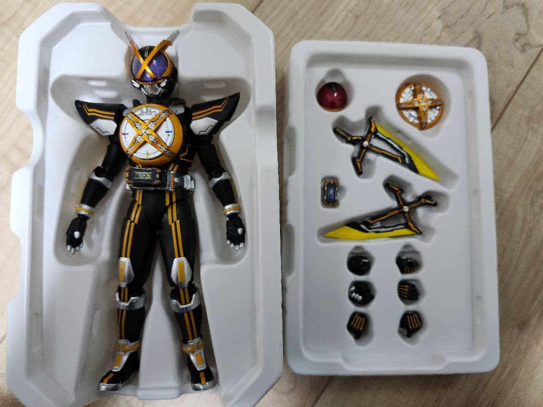 【えぬ】S.H.フィギュアーツ 真骨彫 仮面ライダーネクストファイズ