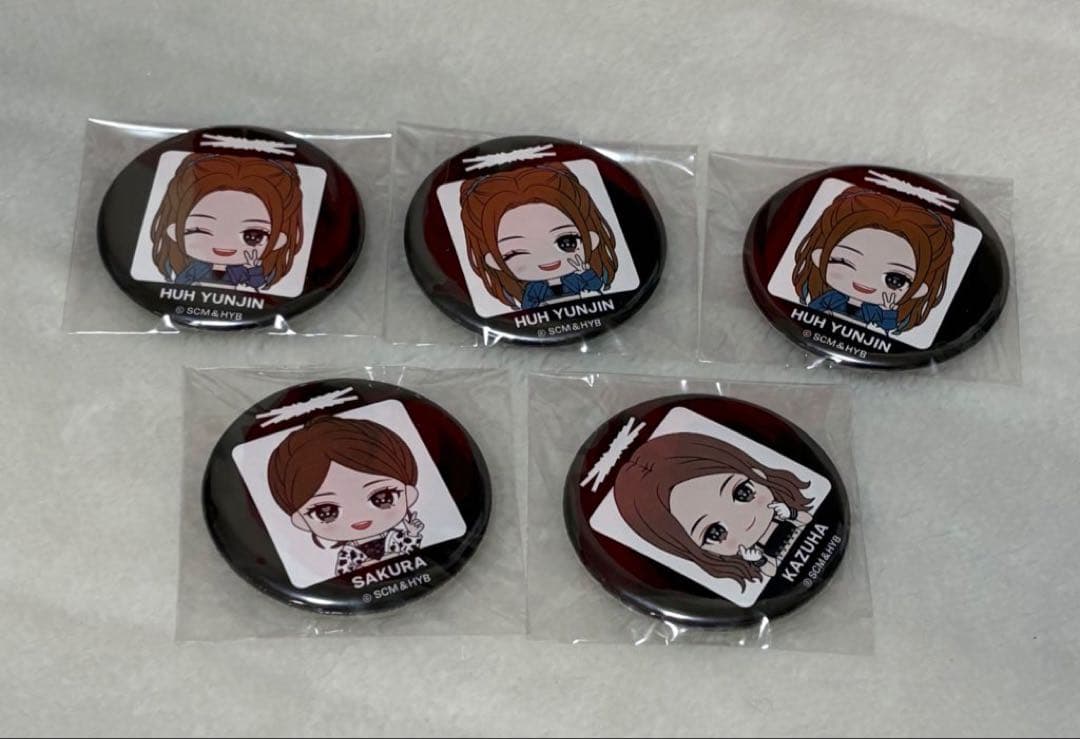 LESSERAFIM ルセラフィム ペンライト トレカ 缶バッジ アクスタ