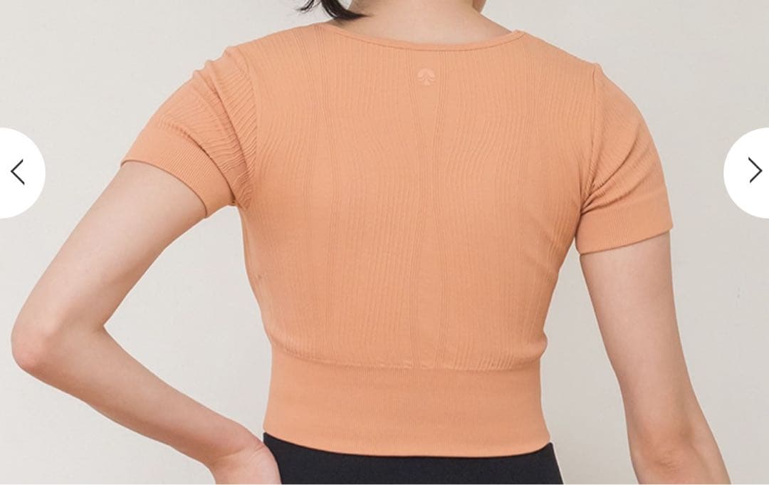 【SUKALA】ウエーブリブアクティブクロップドトップス